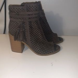 Cutout ankle boots